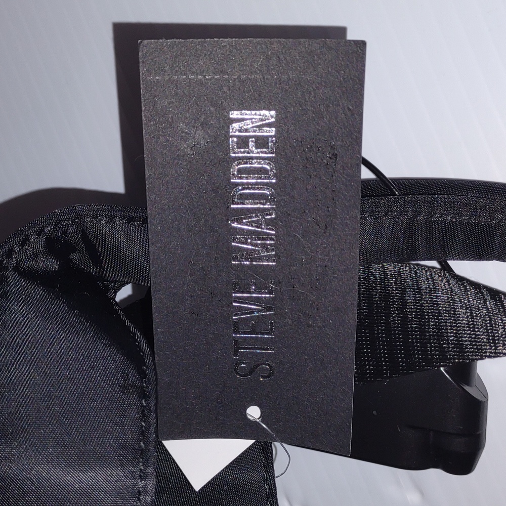 STEVE MADDEN Bsporty (2019) Weekender Tote in Black/White - Picture 7 of 9